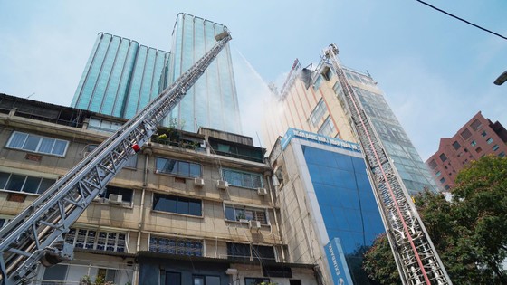 Vụ cháy tại Hàng Dương Quán, quận 1 là do hàn xì ảnh 16