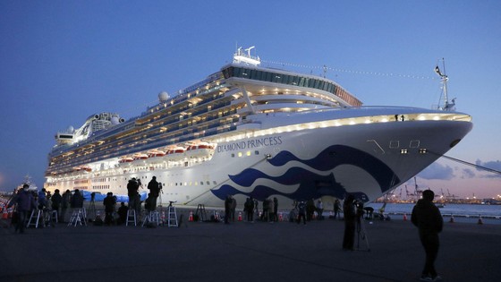 Nhật Bản xác nhận thêm 65 ca nhiễm virus Corona trên tàu Diamond Princess ảnh 2