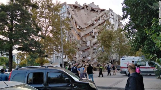 Ít nhất 22 người thiệt mạng do động đất ở Thổ Nhĩ Kỳ và Hy Lạp ảnh 2