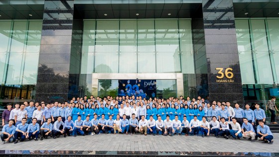 Tập đoàn Xây dựng Hòa Bình tổ chức lễ chuyển giao lãnh đạo - “Trang sử vàng” cho thế hệ kế tiếp ảnh 1