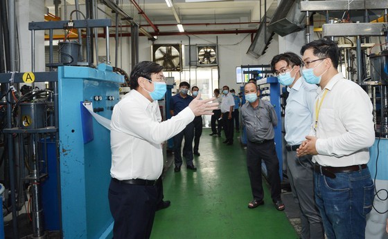 Muốn giữ việc làm, phải tuân thủ quy định phòng chống Covid-19 ảnh 4