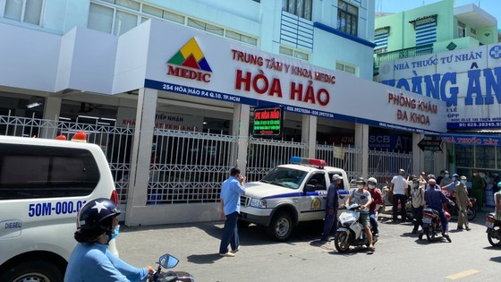 TPHCM thêm 1 trường hợp nghi ngờ nhiễm Covid-19 ảnh 4
