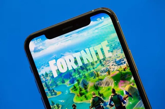 Tim Cook, CEO Apple lần đầu tiên phải hầu toà ảnh 2