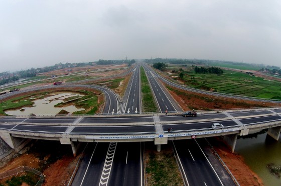 Lên kế hoạch 'tiêu' 2,75 triệu tỷ đồng đầu tư công ảnh 2