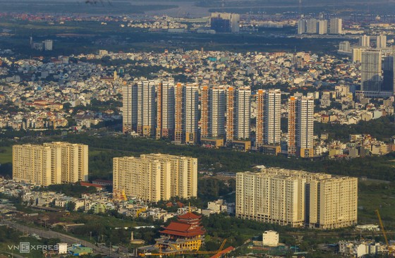 Thép tăng bất thường đẩy giá nhà leo cao ảnh 1