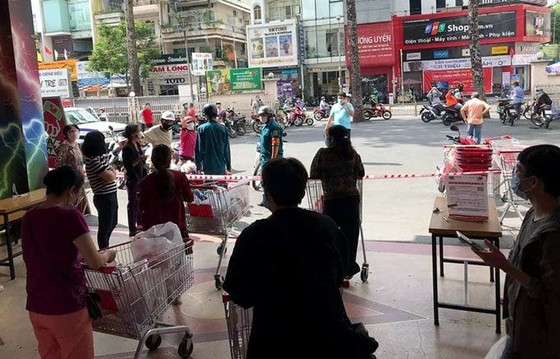 3 siêu thị lớn của BigC tại TPHCM, Đồng Nai, Bình Dương bị phong tỏa ảnh 1