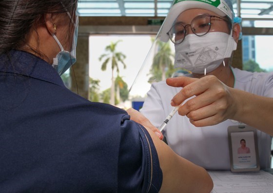 TPHCM sẽ mua thêm 10 triệu liều vaccine Covid-19 trong năm nay ảnh 1