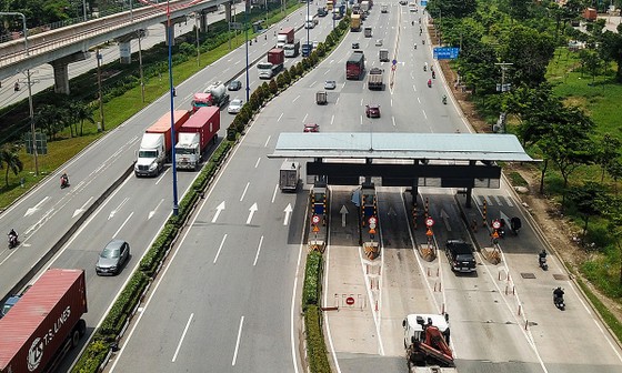 Từ 12h trưa 20-7, các trạm BOT tại TPHCM dừng thu phí ảnh 1