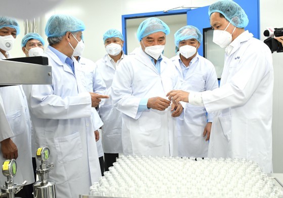 Chủ tịch nước yêu cầu sớm cấp phép vaccine Covid-19 Nanocovax, không để 'dân cần mà cứ chậm' ảnh 2