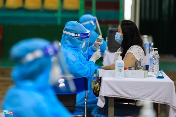 Phó Thủ tướng Vũ Đức Đam kêu gọi Bộ Y tế, các tỉnh dành vaccine Covid-19 cho TPHCM ảnh 2