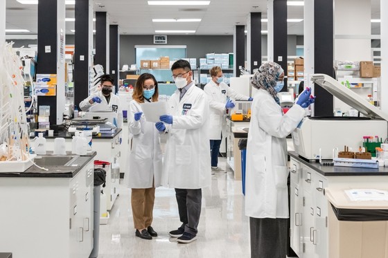 Vingroup nhận chuyển giao độc quyền công nghệ vaccine mRNA từ Mỹ, sẽ có vaccine Covid-19 đầu năm 2022 ảnh 1