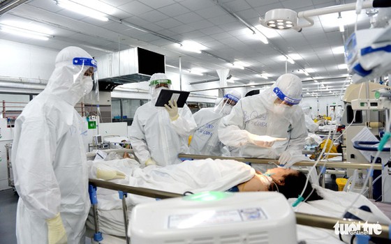 Lực lượng chi viện rút đi, y tế TP.HCM chuẩn bị ra sao để trị COVID-19? - Ảnh 2. Lực lượng chi viện rút đi, y tế TP.HCM chuẩn bị ra sao để trị COVID-19? - Ảnh 2.