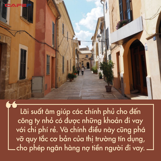 Chuyện lạ ở châu Âu: Người dân được ngân hàng trả lãi khi đi vay - Ảnh 1. Chuyện lạ ở châu Âu: Người dân được ngân hàng trả lãi khi đi vay - Ảnh 1.