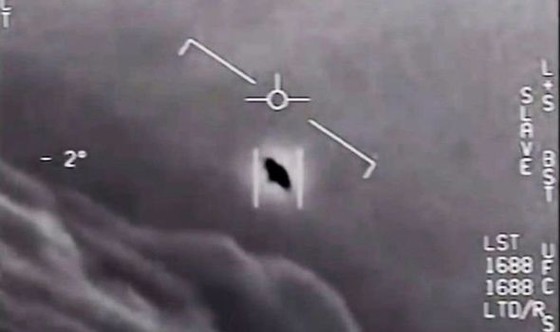 14 UFO bí ẩn xuất hiện trên vùng biển Mỹ, dân tình đặt ra đủ loại giả thuyết điên rồ - Ảnh 2. 14 UFO bí ẩn xuất hiện trên vùng biển Mỹ, dân tình đặt ra đủ loại giả thuyết điên rồ - Ảnh 2.