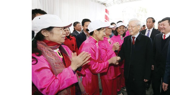 Tổng Bí thư Nguyễn Phú Trọng thăm, chúc tết nhân dân tỉnh Hưng Yên ảnh 1