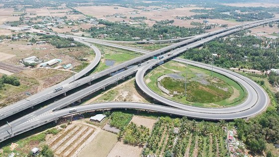 Tìm vốn đầu tư hạ tầng giao thông ảnh 1