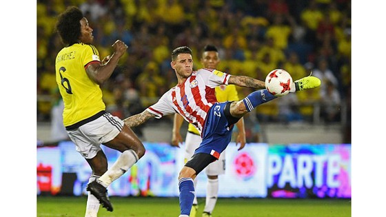 Argentina bị Peru chia điểm, Colombia thua Paraguay ảnh 1