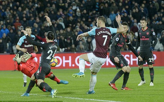 Kết quả Ngoại hạng Anh rạng sáng 14-12: Man.City và Man.United cùng thắng ảnh 2
