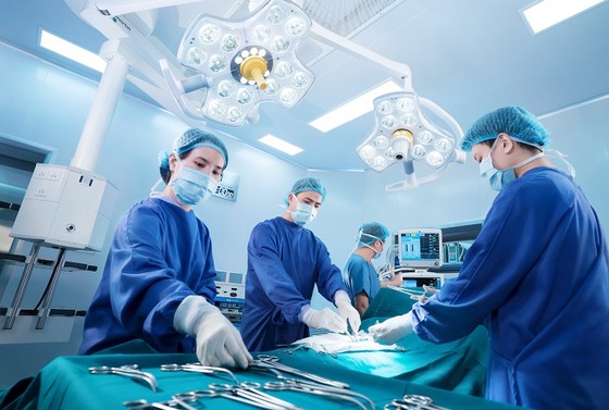 Bệnh viện Đại học Y dược TPHCM ký kết hợp tác với Bệnh viện Vinmec Nha Trang ảnh 1