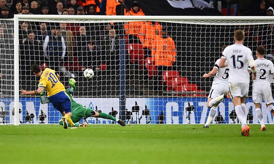 Ngược dòng ngoạn mục, Juventus tiến vào tứ kết Champions League ảnh 2