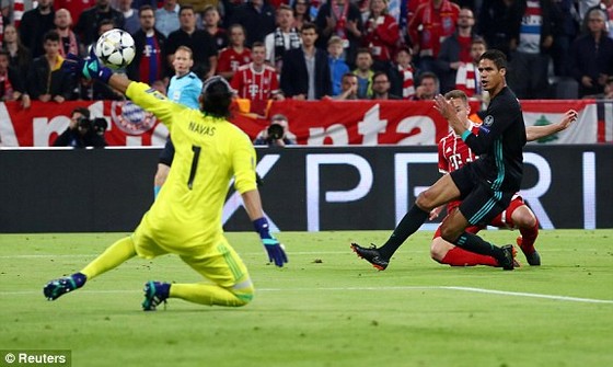 Real Madrid hạ Bayern Munich 2 - 1 ngay tại Allianz Arena ảnh 1