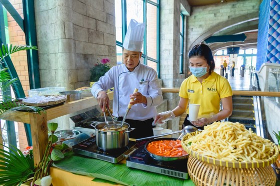 Ngắm Hội trăng rằm lần đầu khuấy động đỉnh núi Bà Đen dịp Trung thu ảnh 1