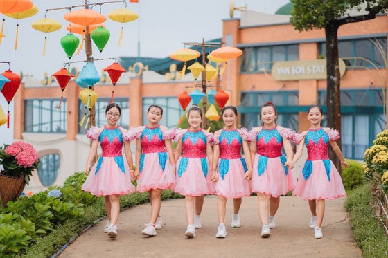 Ngắm Hội trăng rằm lần đầu khuấy động đỉnh núi Bà Đen dịp Trung thu ảnh 2