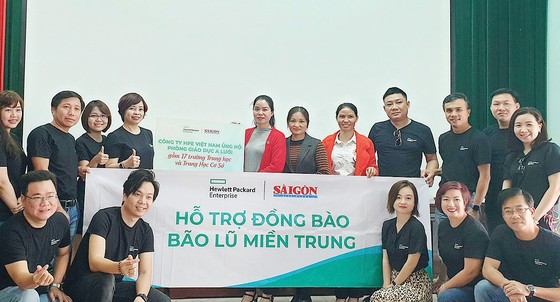 Gập ghềnh đường đến trường ảnh 6