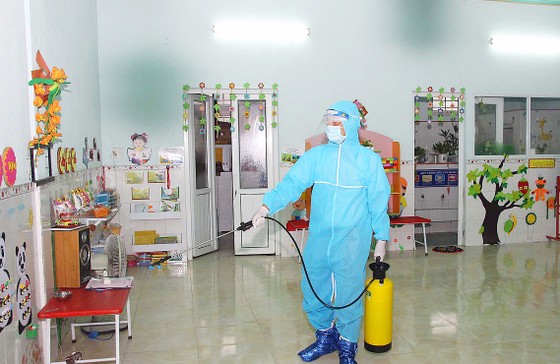 Gập ghềnh đường đến trường ảnh 2