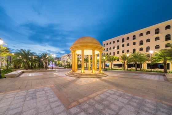 Nhà đầu tư miền Tây "tranh suất" trở thành cư dân khu đô thị Sun Grand City New An Thoi ảnh 3