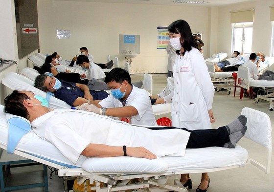 Giọt máu hồng từ tấm lòng y đức ảnh 2