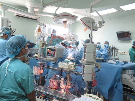 Giọt máu hồng từ tấm lòng y đức ảnh 4