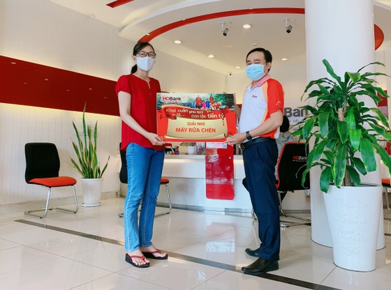 Khách hàng trúng hơn 11 tỷ đồng từ HDBank ảnh 3
