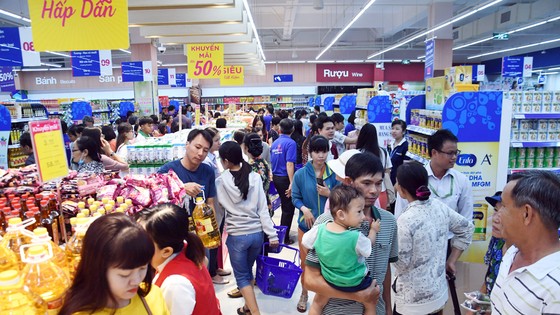 Co.opmart Chu Văn An tấp nập khách mua hàng khuyến mãi ảnh 1