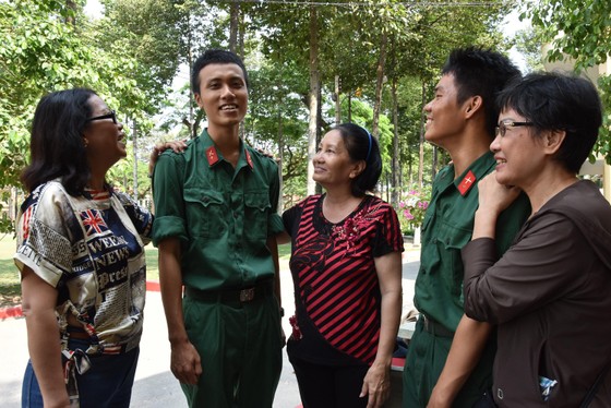 Chuyện của những tân binh cử nhân ảnh 2