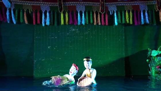 “Đầm Sen by night” và màn hình nước 3D khổng lồ ảnh 9