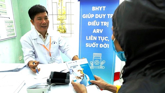 Thách thức trong điều trị HIV/AIDS ảnh 1