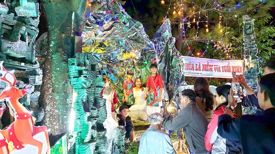 Thêm mùa Giáng sinh an lành ảnh 1