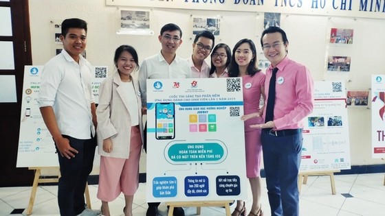Đẩy mạnh tư vấn hướng nghiệp trực tuyến ảnh 1