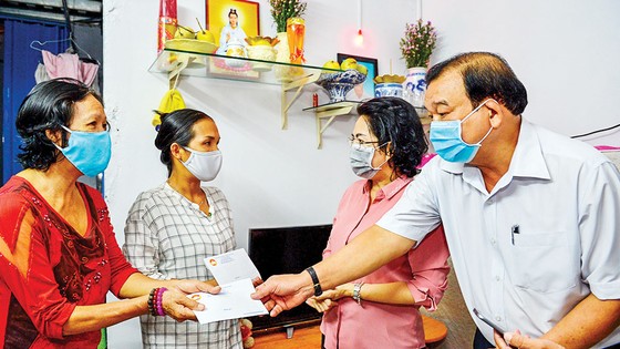 TPHCM không để ai phải cơ cực trong lúc dịch bệnh ảnh 1