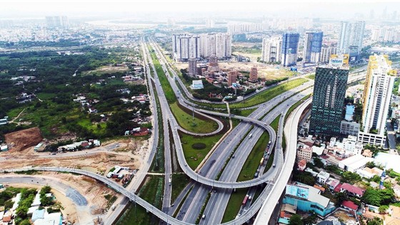 Vì sao giá nhà đất tại khu Đông TPHCM không ngừng tăng? ảnh 1