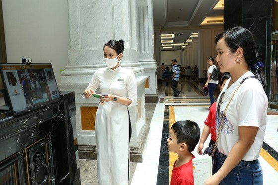 Tràn đầy cảm xúc trong kỳ nghỉ tri ân bác sĩ tuyến đầu chống dịch ảnh 3