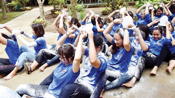 Công ty Xổ số Đồng Tháp tổ chức hoạt động về nguồn, thăm hỏi các gia đình có công với cách mạng ảnh 4