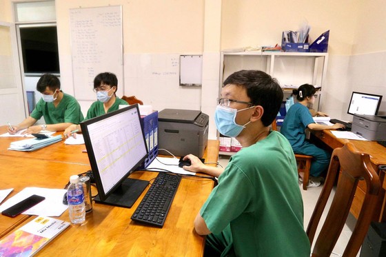 Những 'chiến binh' đấu Covid-19 ảnh 2