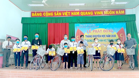 Công ty TNHH MTV Xổ số kiến thiết Đồng Tháp đồng hành cùng chương trình khuyến học, khuyến tài ảnh 1