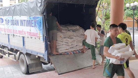 'Có gạo và tiền mua thức ăn rồi các con ơi!' ảnh 1