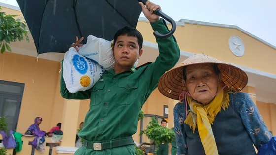 'Có gạo và tiền mua thức ăn rồi các con ơi!' ảnh 4
