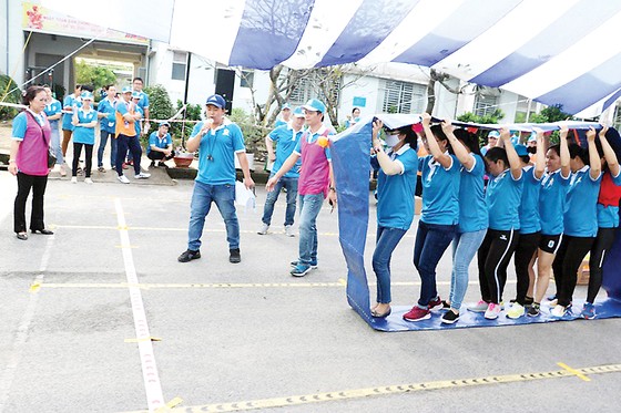 Hội thao chào mừng 90 năm Ngày thành lập Hội Liên hiệp phụ nữ Việt Nam và 42 năm Ngày thành lập Công ty XSKT thành phố Hồ Chí Minh ảnh 4