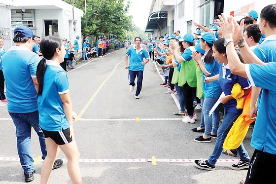 Hội thao chào mừng 90 năm Ngày thành lập Hội Liên hiệp phụ nữ Việt Nam và 42 năm Ngày thành lập Công ty XSKT thành phố Hồ Chí Minh ảnh 5