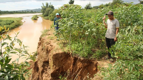 Mặt trái khai thác khoáng sản ở Tây Nguyên - Bài 2: Núi đồi nham nhở, sông sạt lở ảnh 2